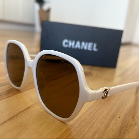 CHANEL White Sunglasses with Brown Lenses.  New In Box.  Square Style. - Picture 4 of 11